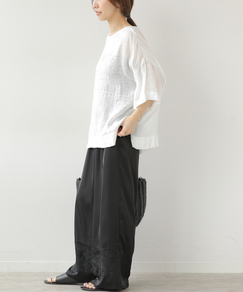 JOURNAL STANDARD relume(ジャーナルスタンダード レリューム)の「サテンエンブロイダリーヘムパンツ(その他パンツ・レディース・ブラウン/ブラック・FREE)」の4枚目の写真