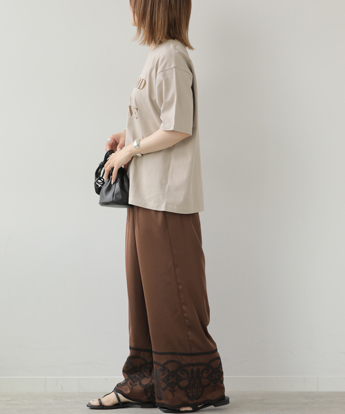 JOURNAL STANDARD relume(ジャーナルスタンダード レリューム)の「サテンエンブロイダリーヘムパンツ(その他パンツ・レディース・ブラウン/ブラック・FREE)」の11枚目の写真