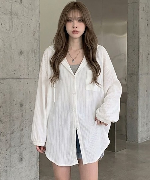 gossip!ロサンゼルス(ゴシップロサンゼルス)の「YUGA ドロップショルダー オーバーサイズ フード付きトップス(シャツ/ブラウス・レディース・グリーン/ホワイト・L/M)」の19枚目の写真