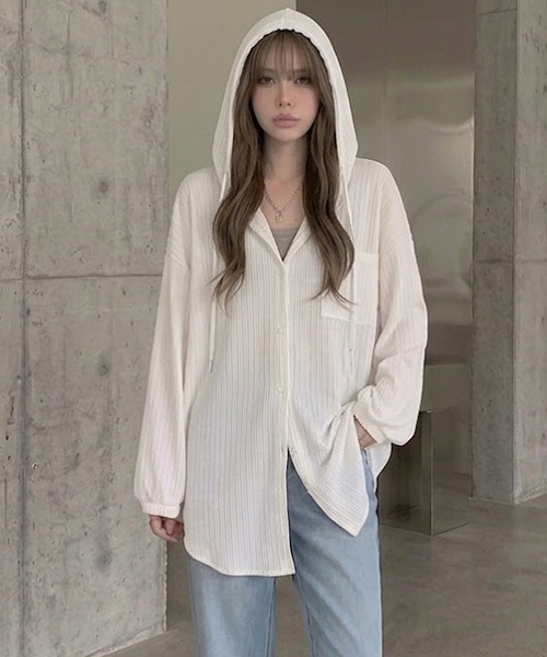gossip!ロサンゼルス(ゴシップロサンゼルス)の「YUGA ドロップショルダー オーバーサイズ フード付きトップス(シャツ/ブラウス・レディース・グリーン/ホワイト・L/M)」の16枚目の写真