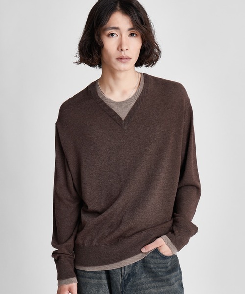 SINSS(シンス)の「Layered V-neck knit / レイヤードVネックニット(ニット/セーター・メンズ・ブルー/ブラウン/チャコールグレー/レッド・LARGE/SMALL/X-SMALL/MEDIUM)」の2枚目の写真