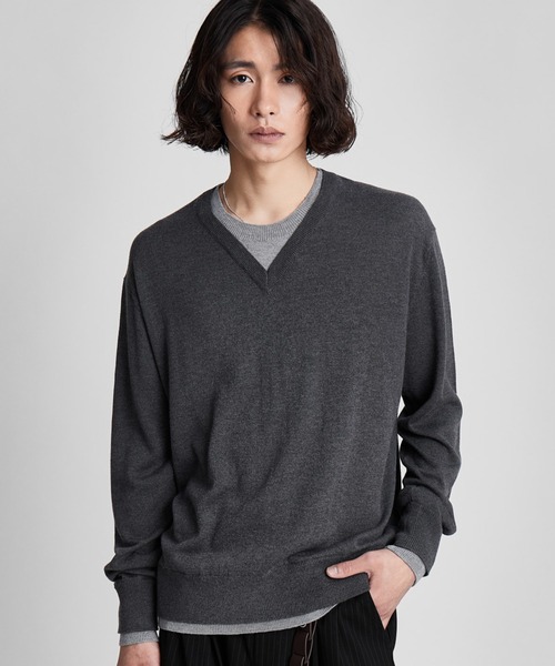 SINSS(シンス)の「Layered V-neck knit / レイヤードVネックニット(ニット/セーター・メンズ・ブルー/ブラウン/チャコールグレー/レッド・LARGE/SMALL/X-SMALL/MEDIUM)」の1枚目の写真