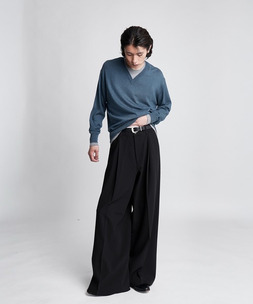 SINSS(シンス)の「Layered V-neck knit / レイヤードVネックニット(ニット/セーター・メンズ・ブルー/ブラウン/チャコールグレー/レッド・LARGE/SMALL/X-SMALL/MEDIUM)」の14枚目の写真