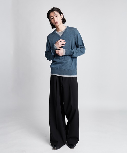 SINSS(シンス)の「Layered V-neck knit / レイヤードVネックニット(ニット/セーター・メンズ・ブルー/ブラウン/チャコールグレー/レッド・LARGE/SMALL/X-SMALL/MEDIUM)」の16枚目の写真