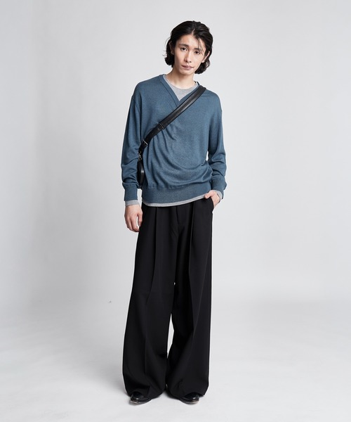 SINSS(シンス)の「Layered V-neck knit / レイヤードVネックニット(ニット/セーター・メンズ・ブルー/ブラウン/チャコールグレー/レッド・LARGE/SMALL/X-SMALL/MEDIUM)」の21枚目の写真