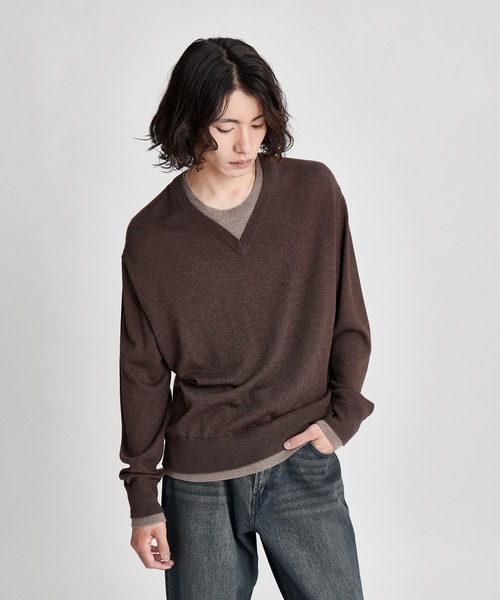 SINSS(シンス)の「Layered V-neck knit / レイヤードVネックニット(ニット/セーター・メンズ・ブルー/ブラウン/チャコールグレー/レッド・LARGE/SMALL/X-SMALL/MEDIUM)」の10枚目の写真