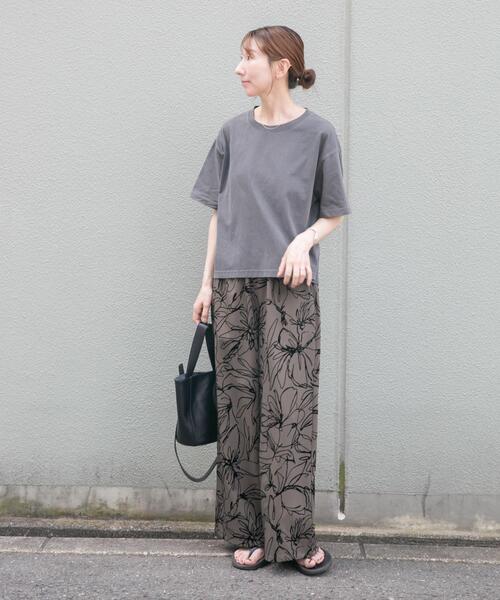 ITEMS URBANRESEARCH(アイテムズ アーバンリサーチ)の「イージーワイドストレートパンツ(その他パンツ・レディース・グリーン/ブラウン/ドット・FREE)」の7枚目の写真