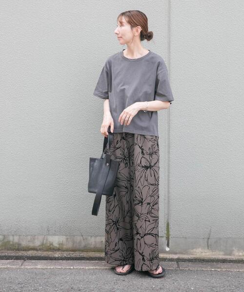 ITEMS URBANRESEARCH(アイテムズ アーバンリサーチ)の「イージーワイドストレートパンツ(その他パンツ・レディース・グリーン/ブラウン/ドット・FREE)」の8枚目の写真
