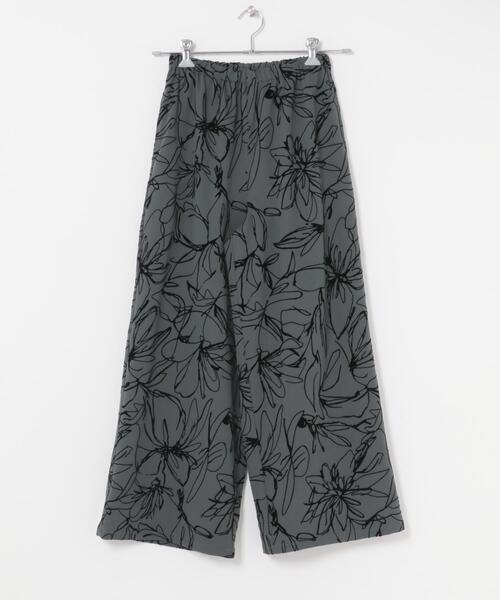 ITEMS URBANRESEARCH(アイテムズ アーバンリサーチ)の「イージーワイドストレートパンツ(その他パンツ・レディース・グリーン/ブラウン/ドット・FREE)」の18枚目の写真