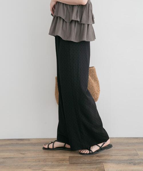 ITEMS URBANRESEARCH(アイテムズ アーバンリサーチ)の「イージーワイドストレートパンツ(その他パンツ・レディース・グリーン/ブラウン/ドット・FREE)」の21枚目の写真