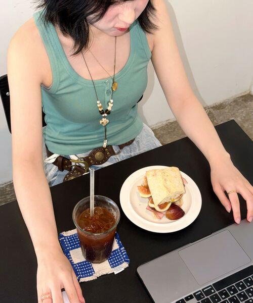 HELLO SUNRISE（ハローサンライズ）の「HS Henley Neck Sleeveless(W)_Mint Green（Tシャツ/カットソー・レディース・ミント・OS）」の4枚目の写真