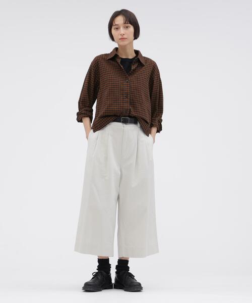 MHL.（エムエイチエル）の「FADED LINEN COTTON PLAINWEAVE（シャツ/ブラウス・レディース・ブラウン・1/2）」の3枚目の写真