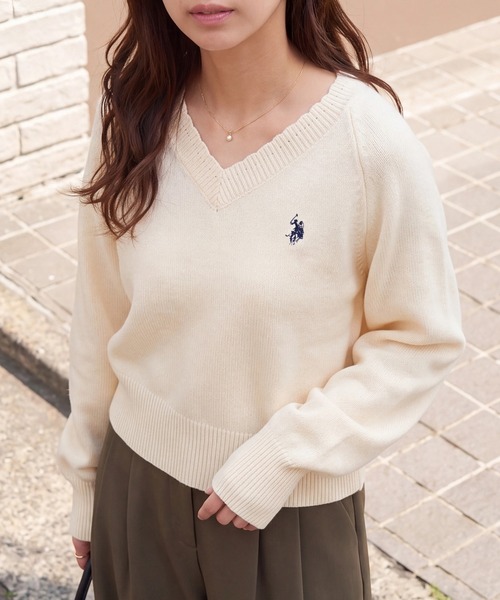 U.S. POLO ASSN.(ユーエスポロアッスン)の「【U.S. POLO ASSN.】ワンポイント刺繍 リブスカラップ Vネックニットトップス(ニット/セーター・レディース・ワイン/ネイビー/アイボリー/ベージュ/グレー・FREE)」の20枚目の写真