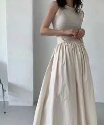 ノースリーブ素材切り替えギャザーフレアロングワンピース