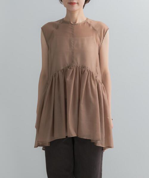 URBAN RESEARCH ROSSO WOMEN(アーバンリサーチ ロッソ)の「ELENDEEK SHEER PEPLUM BLOUSE(シャツ/ブラウス・レディース・チャコールグレー/ベージュ/レッド・FREE)」の15枚目の写真