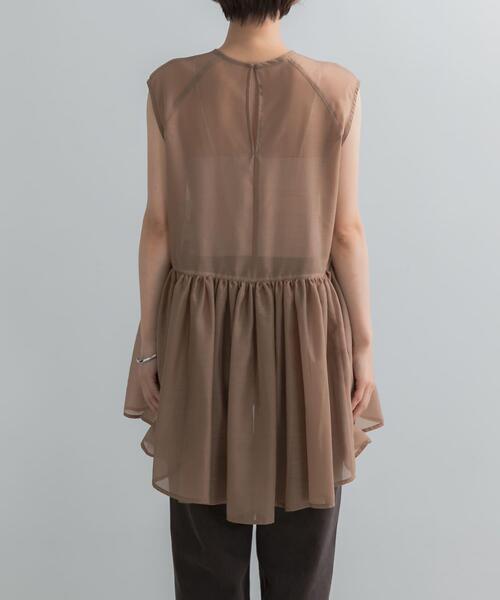 URBAN RESEARCH ROSSO WOMEN(アーバンリサーチ ロッソ)の「ELENDEEK SHEER PEPLUM BLOUSE(シャツ/ブラウス・レディース・チャコールグレー/ベージュ/レッド・FREE)」の17枚目の写真
