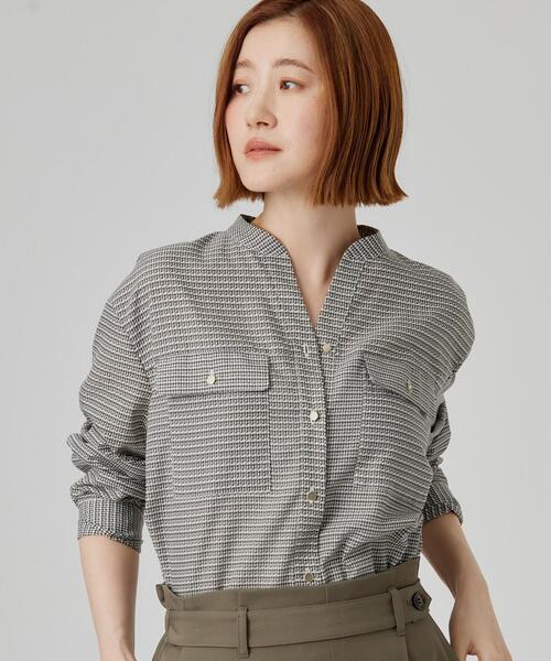 grove(グローブ)の「顔周りをすっきり見せる バンドカラースキッパーシャツ(シャツ/ブラウス・レディース・アイボリー/ブラック系1/ネイビー系2/ブラウン系その他・03/02/04/05)」の3枚目の写真