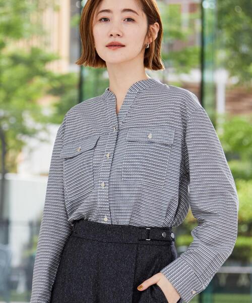 grove(グローブ)の「顔周りをすっきり見せる バンドカラースキッパーシャツ(シャツ/ブラウス・レディース・アイボリー/ブラック系1/ネイビー系2/ブラウン系その他・03/02/04/05)」の22枚目の写真