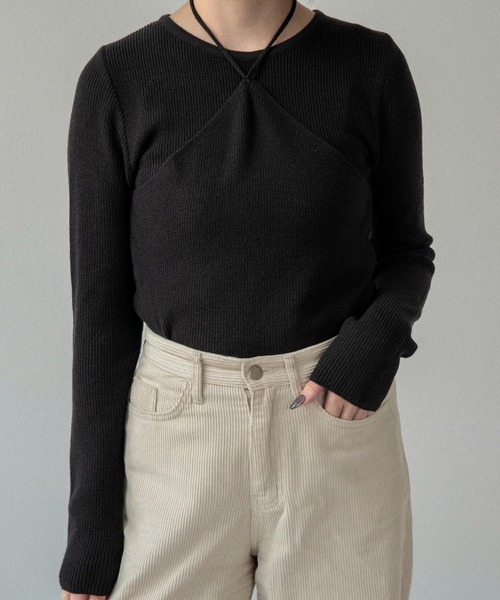 lawgy(ラウジー)の「halter neck strap layer like knit / ホルターネックストラップレイヤーライクニット(ニット/セーター・レディース・ブラック/ブラウン/アイボリー・FREE)」の6枚目の写真