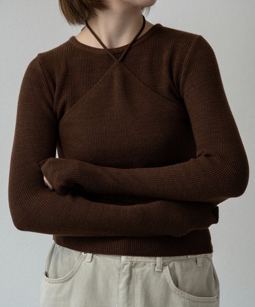 lawgy(ラウジー)の「halter neck strap layer like knit / ホルターネックストラップレイヤーライクニット(ニット/セーター・レディース・ブラック/ブラウン/アイボリー・FREE)」の8枚目の写真