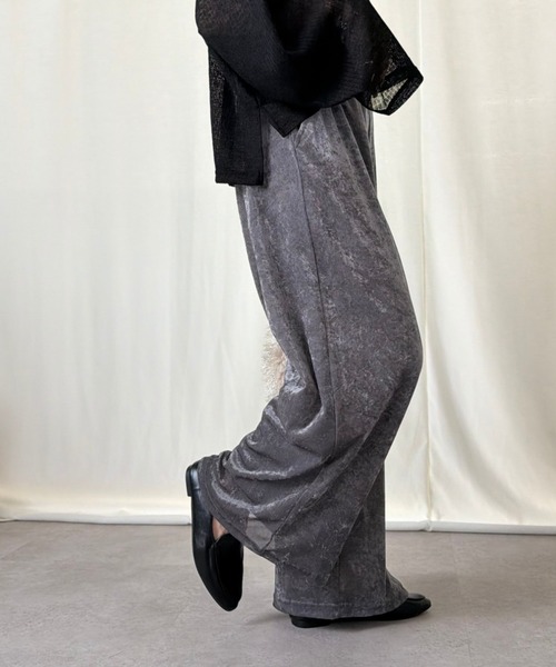 zena(ジェナ)の「シアーベロアイージーパンツ(その他パンツ・レディース・グレー/ブラック・FREE)」の3枚目の写真