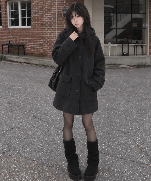 Aelina（エリナ）の「フード付きミドル丈ラグランスリーブメルトンコート（その他アウター・レディース・チャコールグレー・FREE）」の3枚目の写真