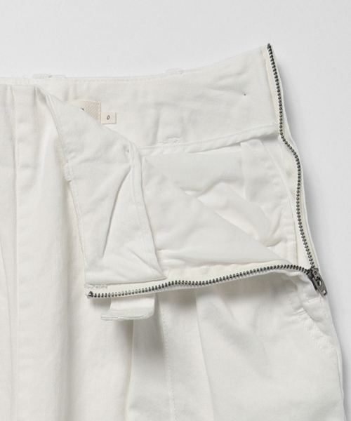 Ray BEAMS（レイビームス）の「Ray BEAMS / デニムワンタック クロップド パンツ（その他パンツ・レディース・オフホワイト/ブルー系その他・0/1）」の7枚目の写真