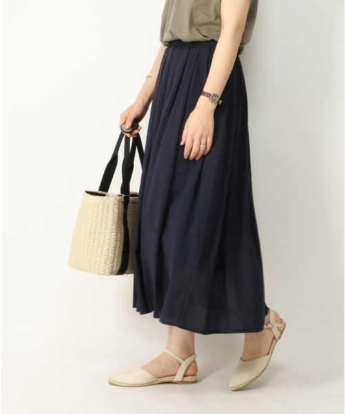 ikka(イッカ)の「レーヨン麻タックスカート(スカート・レディース・オリーブ/レッド/ネイビー/オレンジ・LARGE/MEDIUM)」の2枚目の写真