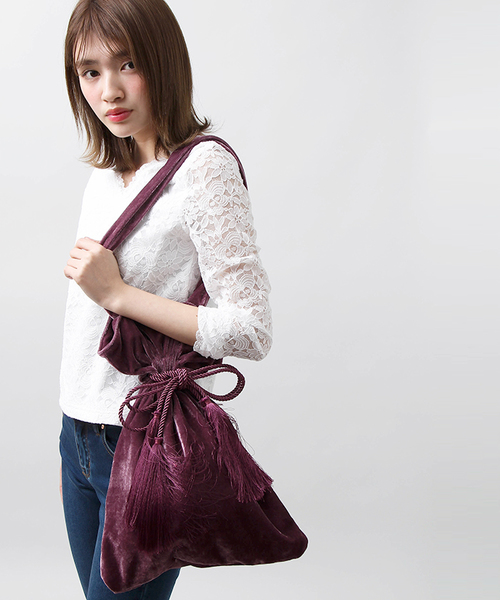 WEGO（ウィゴー）の「WEGO/ベロア巾着トートバッグ（トートバッグ・レディース・ブルー/ブラック/ライトピンク/ベージュ/ライトパープル・FREE）」の4枚目の写真