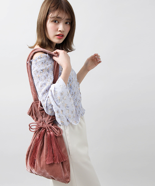 WEGO（ウィゴー）の「WEGO/ベロア巾着トートバッグ（トートバッグ・レディース・ブルー/ブラック/ライトピンク/ベージュ/ライトパープル・FREE）」の5枚目の写真