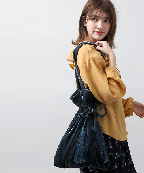 WEGO（ウィゴー）の「WEGO/ベロア巾着トートバッグ（トートバッグ・レディース・ブルー/ブラック/ライトピンク/ベージュ/ライトパープル・FREE）」の3枚目の写真