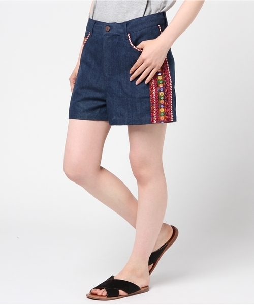 チャイハネ（チャイハネ）の「【チャイハネ】フォークロア デニムショートパンツ（その他パンツ・レディース・ダークブルー/ライトブルー・FREE）」の12枚目の写真