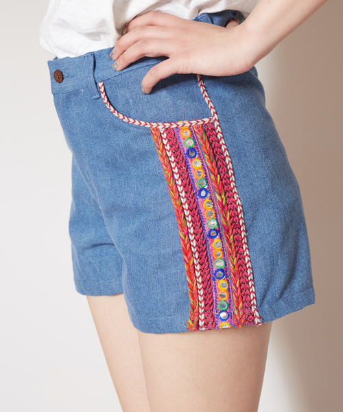 チャイハネ（チャイハネ）の「【チャイハネ】フォークロア デニムショートパンツ（その他パンツ・レディース・ダークブルー/ライトブルー・FREE）」の19枚目の写真