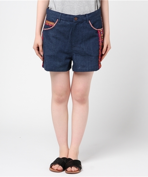 チャイハネ（チャイハネ）の「【チャイハネ】フォークロア デニムショートパンツ（その他パンツ・レディース・ダークブルー/ライトブルー・FREE）」の3枚目の写真
