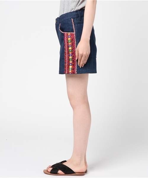 チャイハネ（チャイハネ）の「【チャイハネ】フォークロア デニムショートパンツ（その他パンツ・レディース・ダークブルー/ライトブルー・FREE）」の4枚目の写真