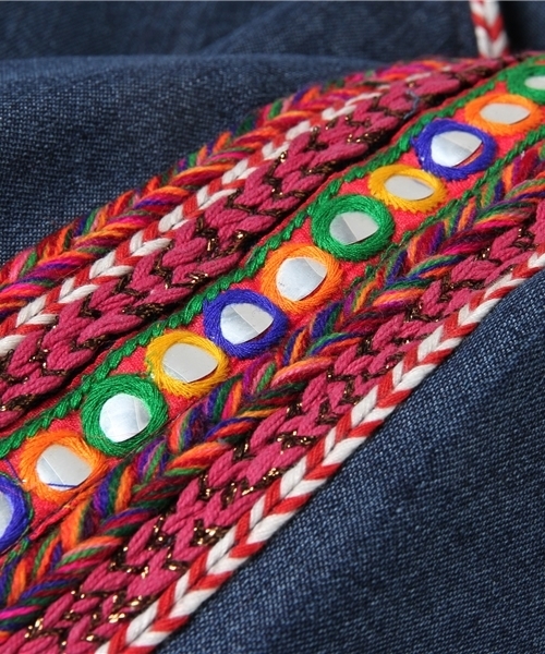 チャイハネ（チャイハネ）の「【チャイハネ】フォークロア デニムショートパンツ（その他パンツ・レディース・ダークブルー/ライトブルー・FREE）」の11枚目の写真