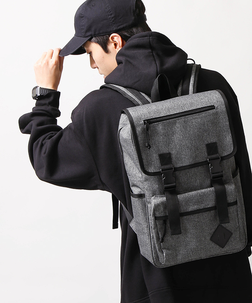 WEGO（ウィゴー）の「WEGO/スクエアフラップリュック（バックパック/リュック・メンズ・グレー/ネイビー/ブラウン/ブラック/ワイン・FREE）」の3枚目の写真