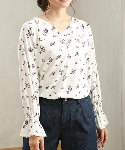 Honeys（ハニーズ）の「二連ネックレス付き前タックプルオーバー（Tシャツ/カットソー・レディース・イエロー/ネイビー/ブルー系その他/ブラック/ホワイト系その他/ピンク/ブルー系その他2/ホワイト系その他2/オフホワイト・L/M）」の18枚目の写真