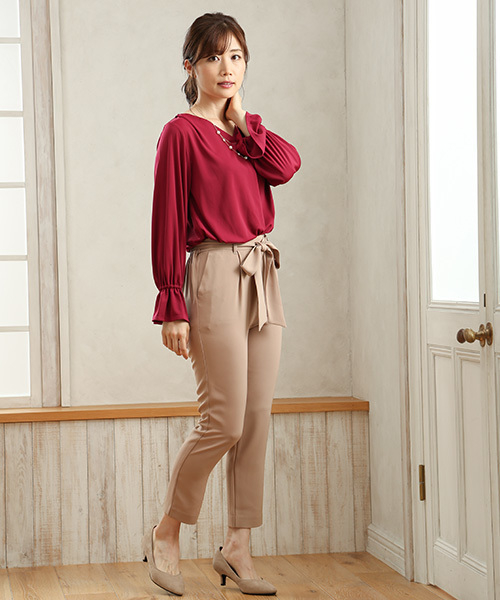 Honeys（ハニーズ）の「二連ネックレス付き前タックプルオーバー（Tシャツ/カットソー・レディース・イエロー/ネイビー/ブルー系その他/ブラック/ホワイト系その他/ピンク/ブルー系その他2/ホワイト系その他2/オフホワイト・L/M）」の21枚目の写真