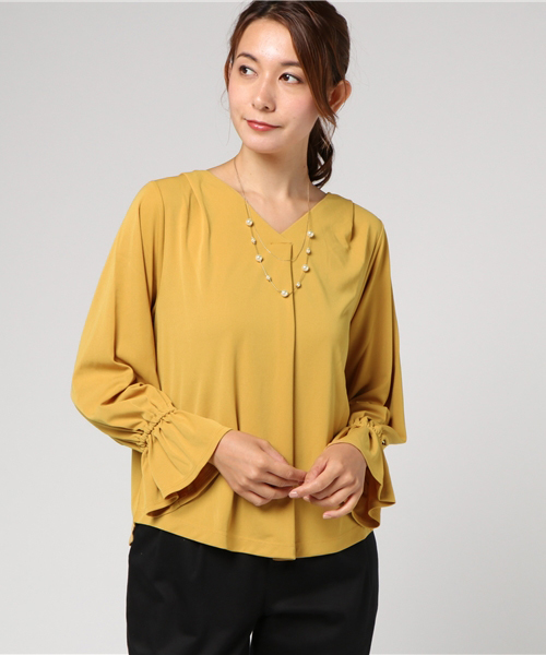 Honeys（ハニーズ）の「二連ネックレス付き前タックプルオーバー（Tシャツ/カットソー・レディース・イエロー/ネイビー/ブルー系その他/ブラック/ホワイト系その他/ピンク/ブルー系その他2/ホワイト系その他2/オフホワイト・L/M）」の8枚目の写真