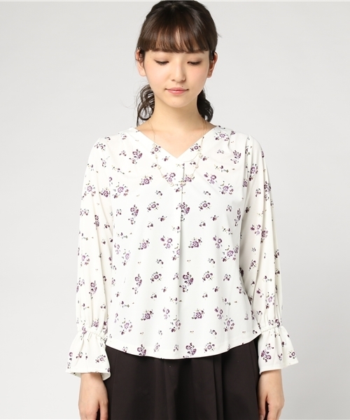 Honeys（ハニーズ）の「二連ネックレス付き前タックプルオーバー（Tシャツ/カットソー・レディース・イエロー/ネイビー/ブルー系その他/ブラック/ホワイト系その他/ピンク/ブルー系その他2/ホワイト系その他2/オフホワイト・L/M）」の10枚目の写真