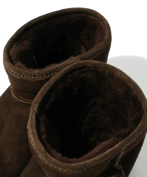 NANO universe（ナノユニバース）の「MINNETONKA/ANKLE HI PUG BOOT（ブーツ・レディース・ブラウン・6/7/8）」の8枚目の写真