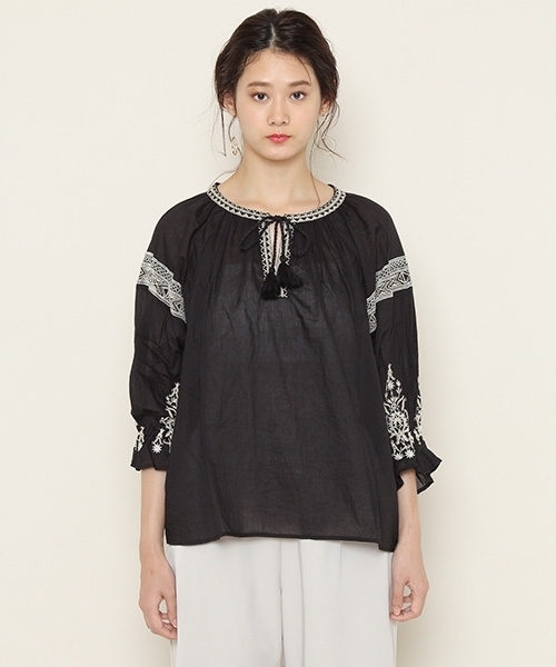 PAGEBOY（ページボーイ）の「インドラメ刺繍ブラウス（シャツ/ブラウス・レディース・ブラック/オフホワイト/ピンク/アイボリー・FREE）」の19枚目の写真