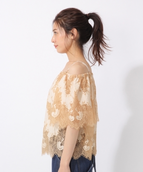 laboratory work（ラボラトリーワーク）の「スカラップレースオフショルブラウス（シャツ/ブラウス・レディース・グレー/イエロー/ライトベージュ・MEDIUM）」の9枚目の写真