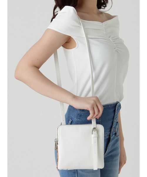 EMODA（エモダ）の「ダブルフェイススクエアバッグ（ショルダーバッグ・レディース・ホワイト/ブラック/マスタード・FREE）」の15枚目の写真