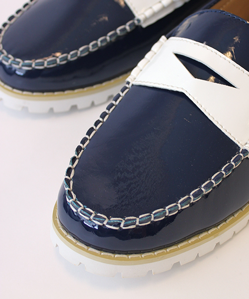 CIAOPANIC（チャオパニック）の「【1 to 10 people】　2TONE エナメル配色ローファー（その他シューズ・メンズ・ホワイト×ネイビー/ホワイト×ブラック・SMALL/MEDIUM/LARGE）」の3枚目の写真