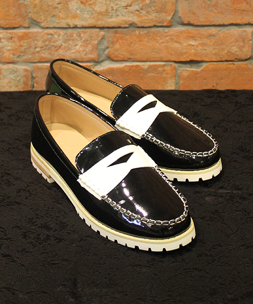 CIAOPANIC（チャオパニック）の「【1 to 10 people】　2TONE エナメル配色ローファー（その他シューズ・メンズ・ホワイト×ネイビー/ホワイト×ブラック・SMALL/MEDIUM/LARGE）」の8枚目の写真