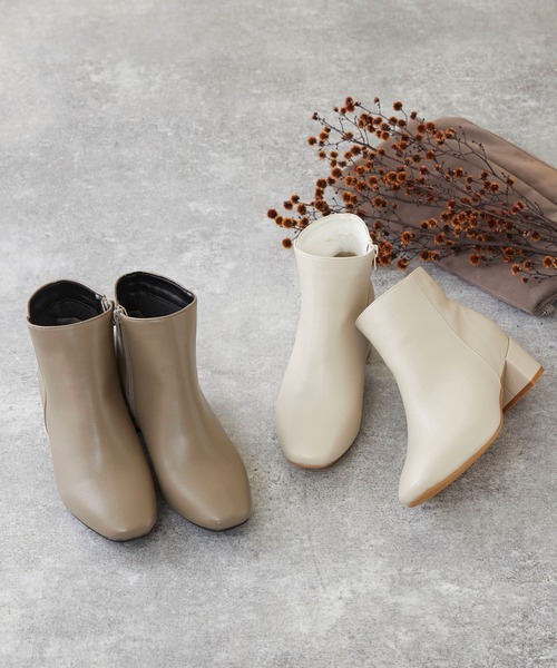 menue（メヌエ）の「ベーシックデザイン スクエアトゥ サイドジップ  ショートブーツ（ブーツ・レディース・ブラック系その他/ダークブラウン/ブラック/ブラウン系その他/ホワイト/ダークグレー/ブラウン系その他2/ブラック系その他3/ブラック系その他2/パイソン/アイボリー/グレイッシュベージュ/アッシュグレー/ブラック系その他4/ベージュ・3L/SS/S/M/L/LL/XS）」の17枚目の写真