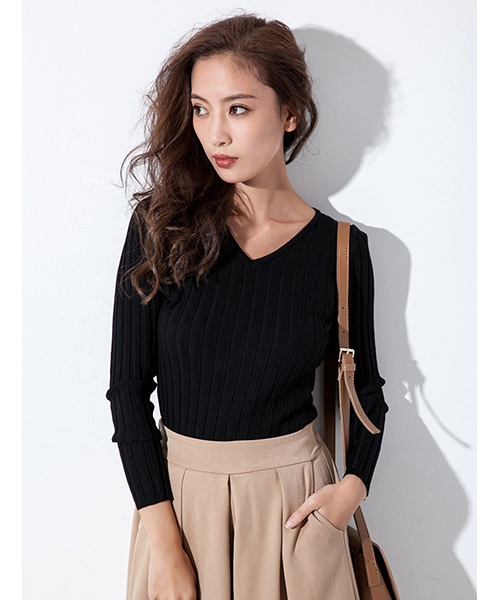 fifth（フィフス）の「Vネックリブニット（ニット/セーター・レディース・グレー/ブラック/サックスブルー/ネイビー/ピンク/カーキ/ベージュ・MEDIUM）」の2枚目の写真