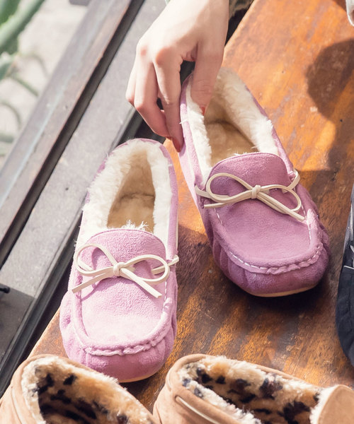 KOBE LETTUCE（コウベレタス）の「リボン紐ファーモカシンシューズ（モカシン/デッキシューズ・レディース・ブラック/ダークブラウン/パープル/グレー/その他1/その他2/パープル系その他/キャメル/イエロー系その他/ピンク/ブラック系その他/ブラウン系その他2/ブラック系その他2/ブラウン系その他/ベージュ/ダークグリーン/オリーブ/ホワイト/ネイビー・LL/S/M/L）」の17枚目の写真